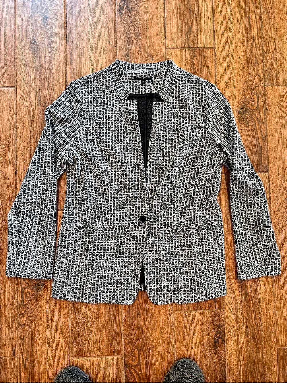Banana Republic Women's Textured Blazer Black & White large